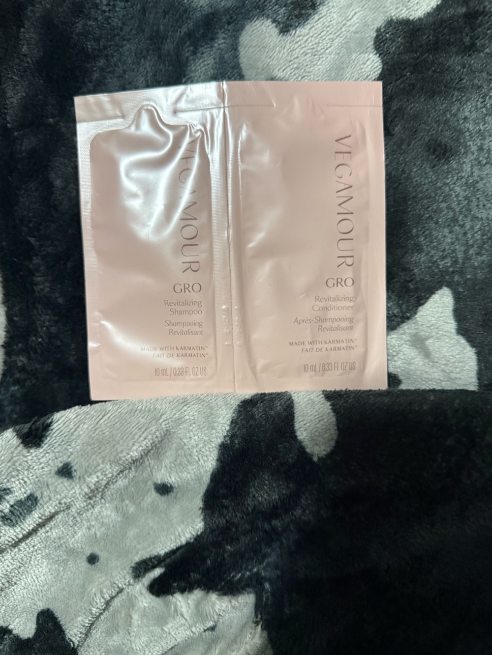 VEGAMOUR GRO Revitalizing Shampoo & Conditioner - Pink Sachet
